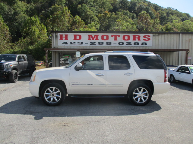 Used 2012 GMC Yukon AWD Denali image 1