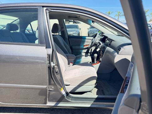 Used 2005 Toyota Corolla CE image 17