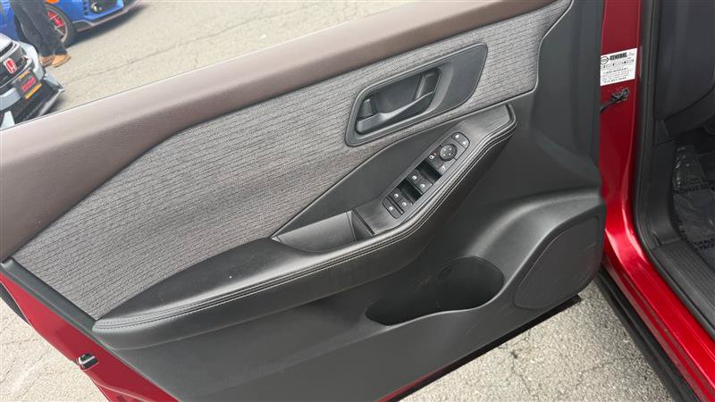 Used 2021 Nissan Rogue AWD image 23