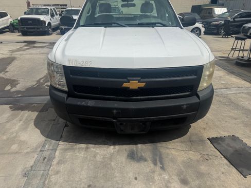 Used 2008 Chevrolet Silverado 1500 2WD Regular Cab image 2
