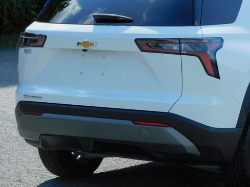 Used 2026 Chevrolet Equinox FWD LT w/ 1LT image 11