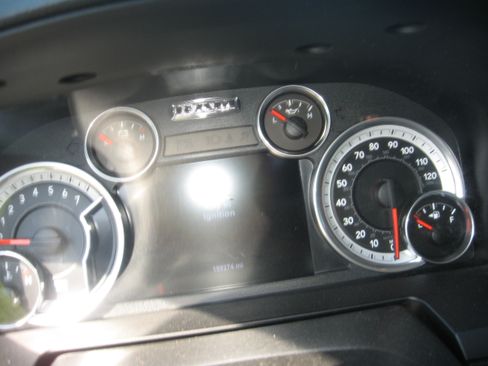 Used 2015 RAM 1500 4x4 Quad Cab Laramie image 11