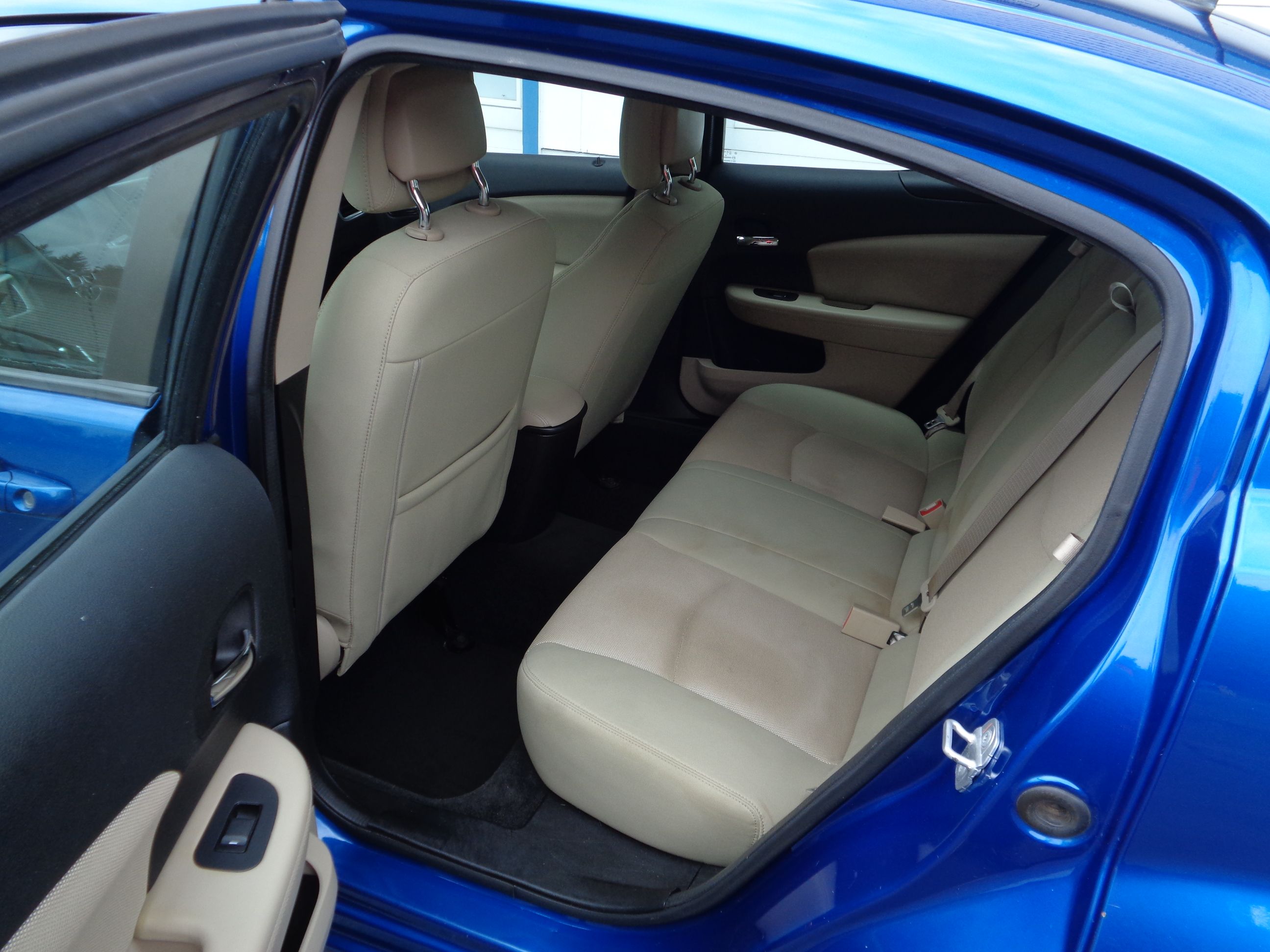 Used 2013 Dodge Avenger SXT FWD image 5