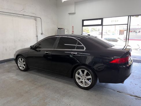 Used 2005 Acura TSX w/ Navigation FWD image 3