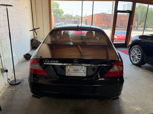 Used 2009 Mercedes-Benz CLS 550 w/ Premium Package image 16