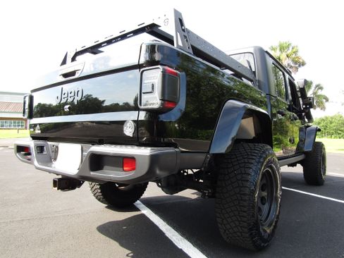 Used 2021 Jeep Gladiator Sport image 6