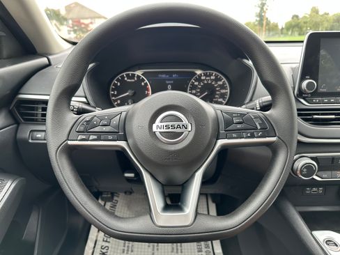 Used 2022 Nissan Altima 2.5 SV image 10