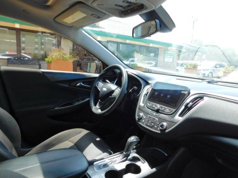 Used 2019 Chevrolet Malibu LT w/ 1LT FWD image 21