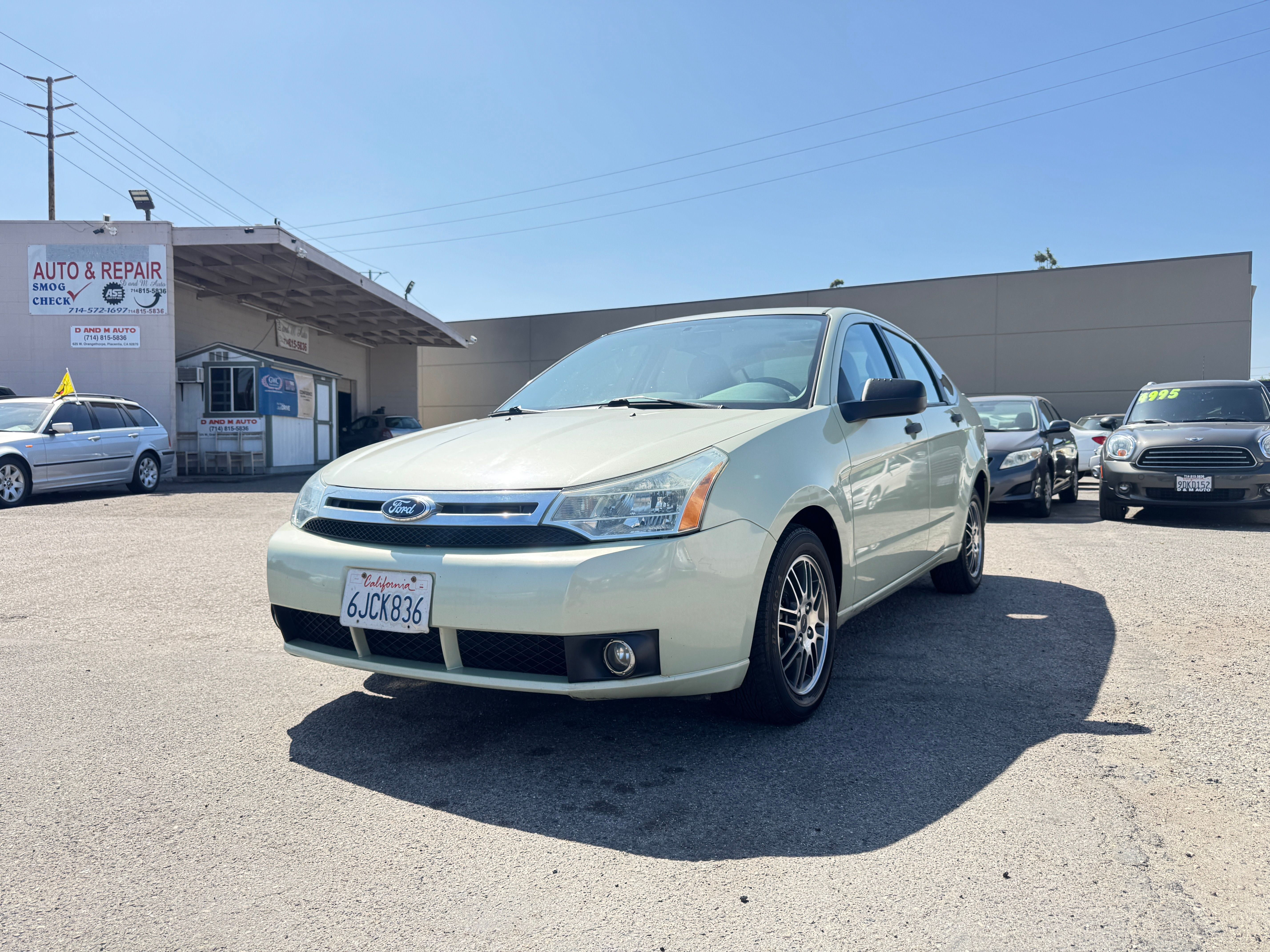 Used 2010 Ford Focus SE Sedan FWD image 2
