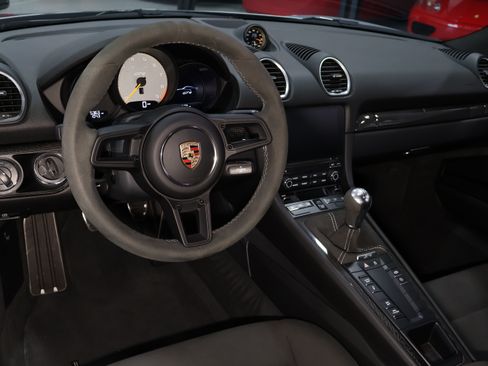 Used 2023 Porsche 718 Cayman GT4 image 16