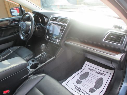 Used 2018 Subaru Outback 2.5i Limited image 4