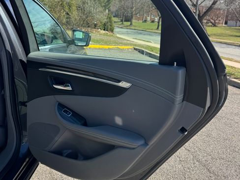 Used 2018 Chevrolet Impala LT image 15