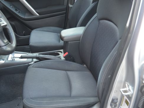 Used 2015 Subaru Forester 2.5i Premium AWD/4WD image 9