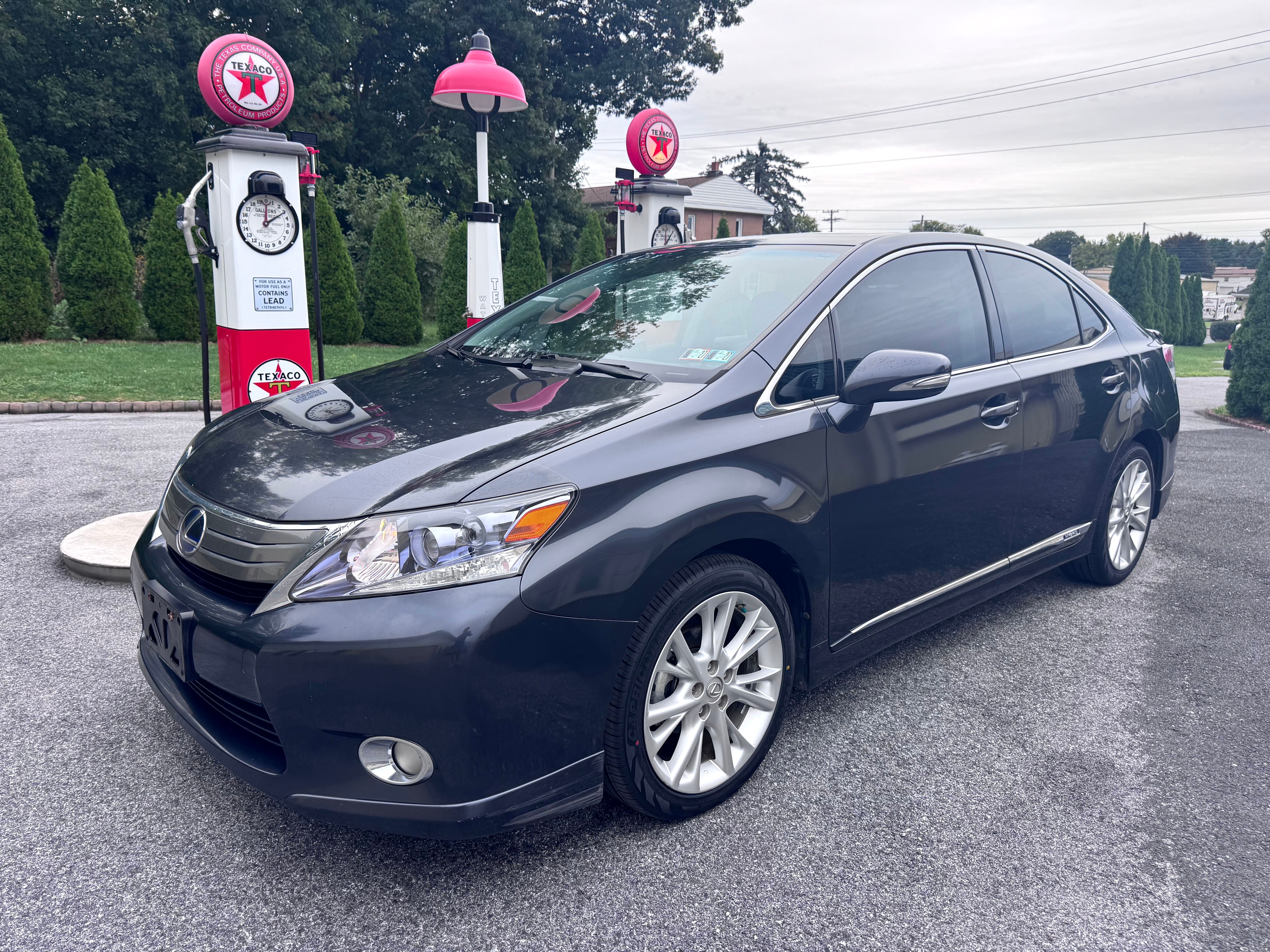 Used 2010 Lexus HS 250h Premium FWD image 1