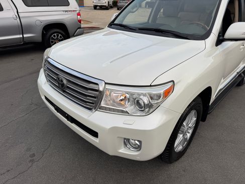 Used 2013 Toyota Land Cruiser image 10