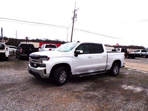 Used 2022 Chevrolet Silverado 1500 LT image 1