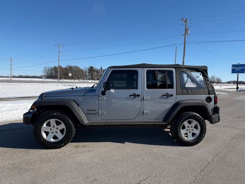 Used 2015 Jeep Wrangler Unlimited Sport image 9