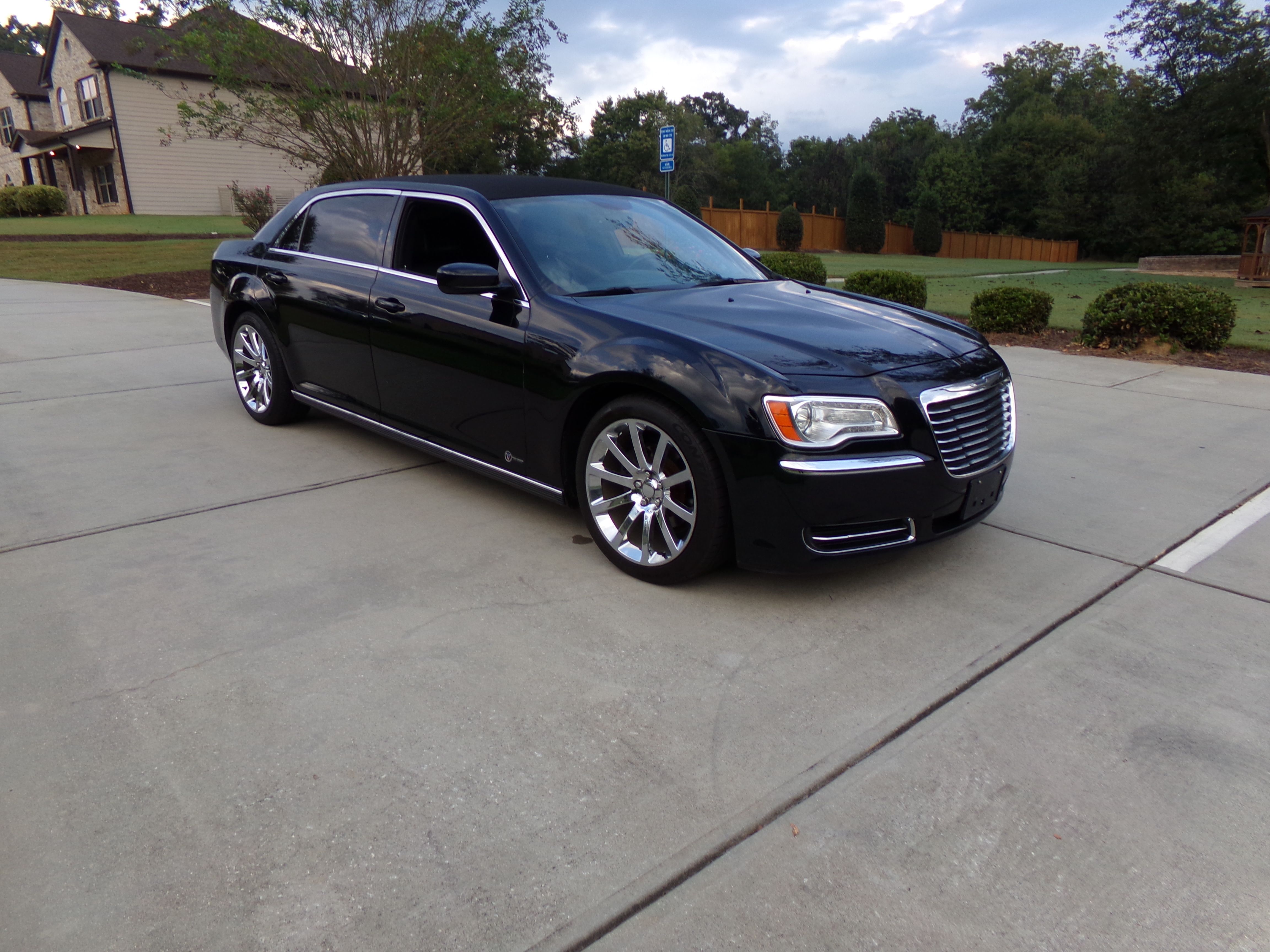 Used 2014 Chrysler 300 S RWD image 7