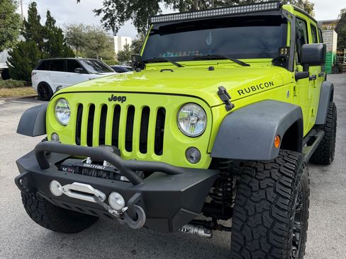 Used 2016 Jeep Wrangler Unlimited Rubicon image 2