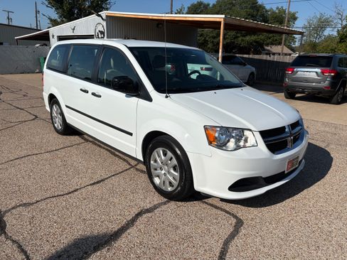 Used 2016 Dodge Grand Caravan UNAVAIL FWD image 2