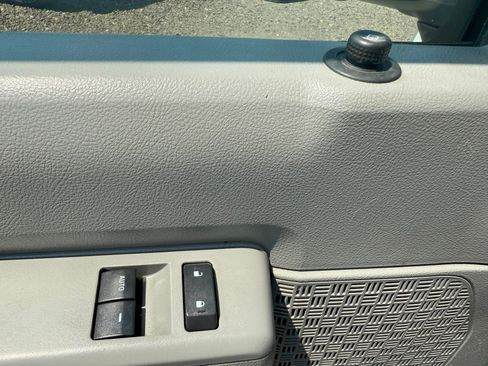 Used 2015 Ford E-350 and Econoline 350 image 14
