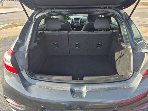 Used 2017 Chevrolet Cruze LT image 12