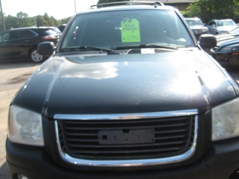 Used 2008 GMC Envoy 4WD image 2