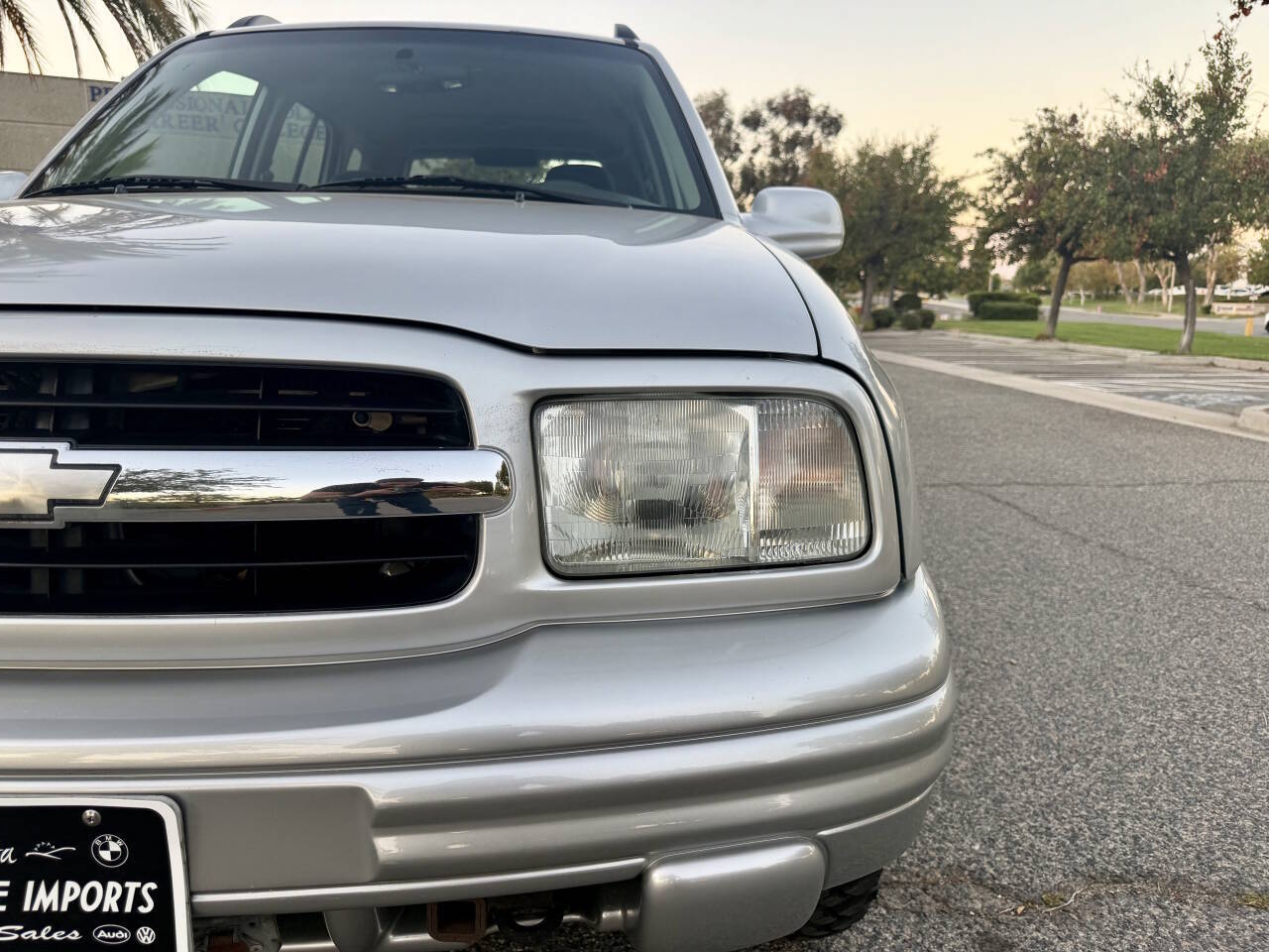 Used 2004 Chevrolet Tracker 4WD LT image 46