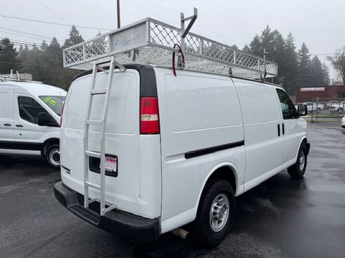 Used 2014 Chevrolet Express 3500 image 8