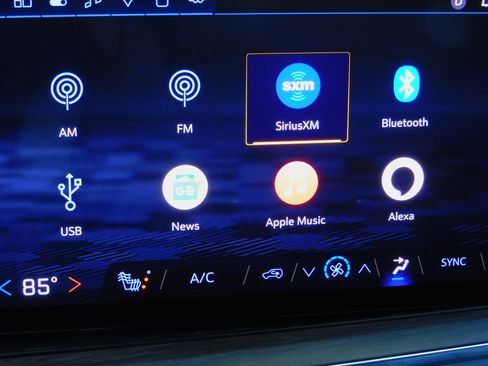 Used 2025 Chevrolet Suburban Z71 image 26