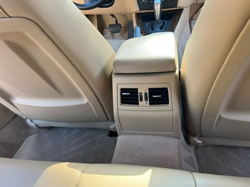 Used 2011 BMW 328i Sedan RWD image 36