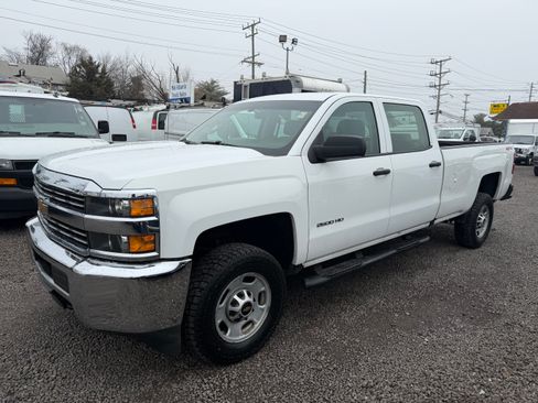 Used 2018 Chevrolet Silverado 2500 image 1