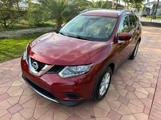Used 2016 Nissan Rogue SV image 1