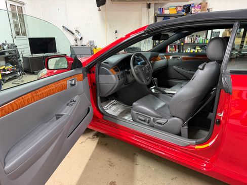 Used 2008 Toyota Solara SLE Convertible FWD image 2