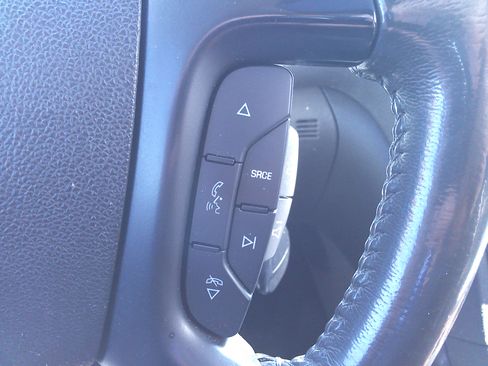 Used 2012 Buick Enclave Premium image 32