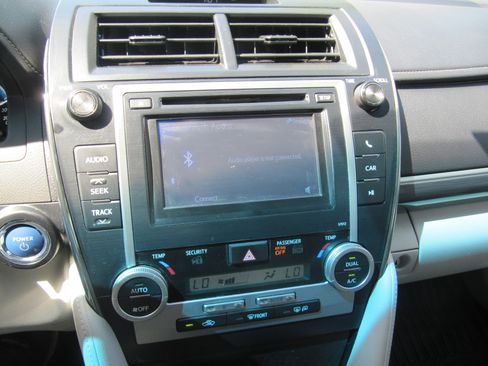 Used 2012 Toyota Camry Hybrid FWD image 15