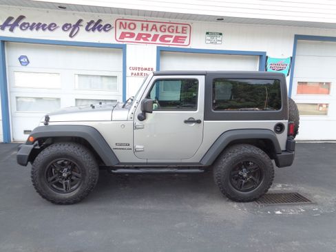 Used 2015 Jeep Wrangler 4WD Sport image 3