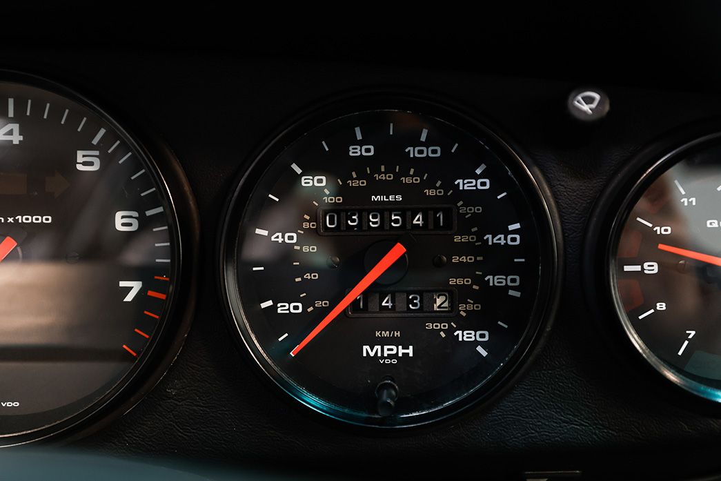 Used 1990 Porsche 911 Coupe RWD image 8