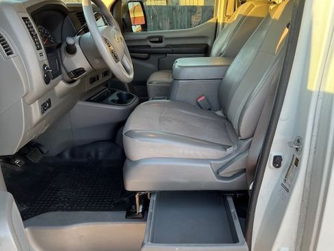 Used 2021 Nissan NV 2500 S image 11