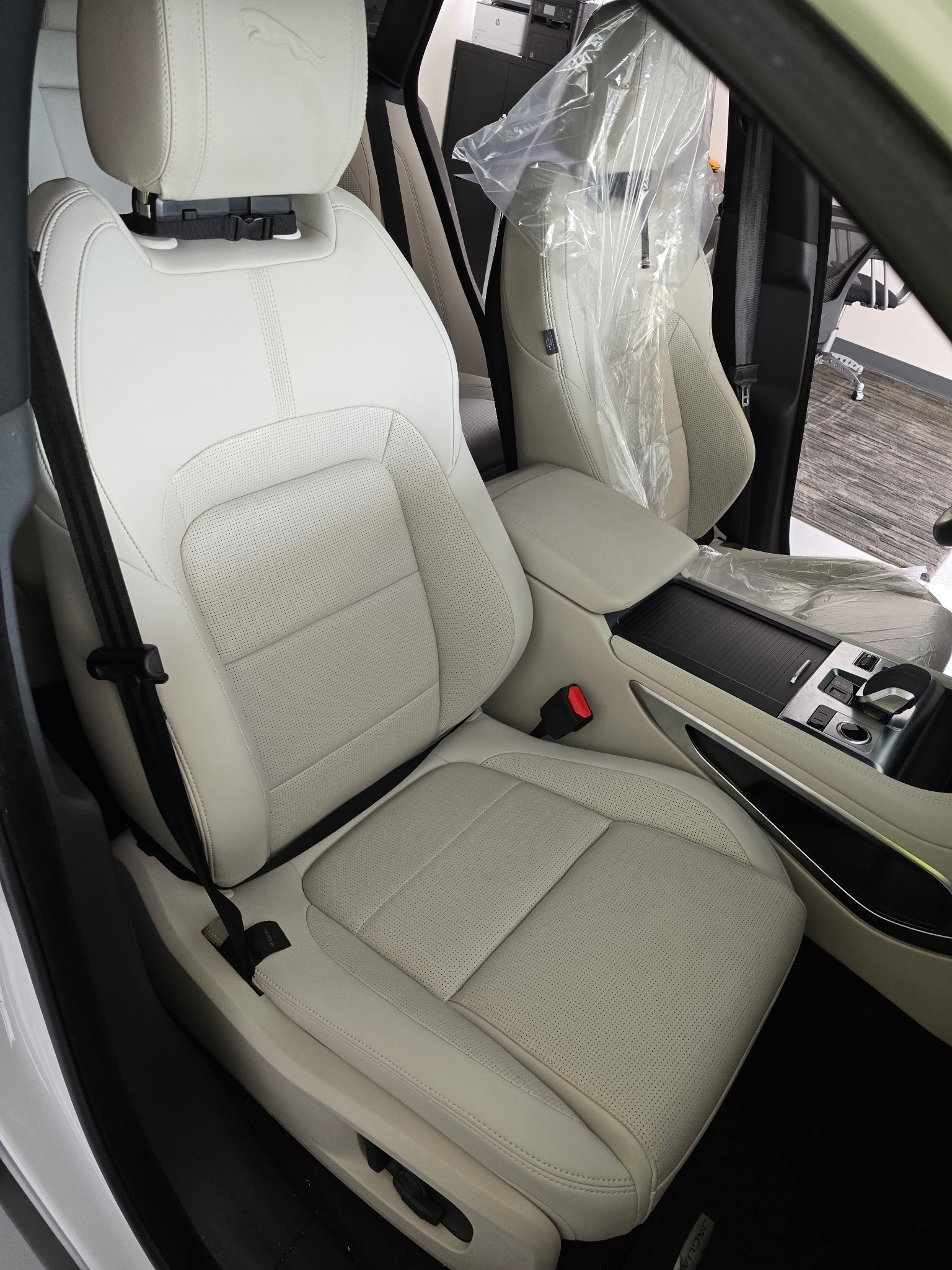 Used 2026 Jaguar F-PACE R-Dynamic S AWD/4WD image 17