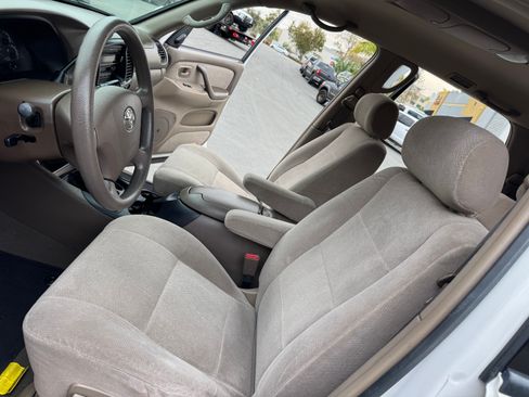 Used 2004 Toyota Sequoia SR5 image 21