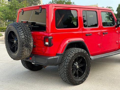 Used 2019 Jeep Wrangler 4WD Unlimited Sahara image 45