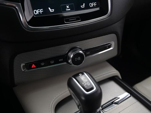 Used 2020 Volvo XC90 T6 R-Design image 36