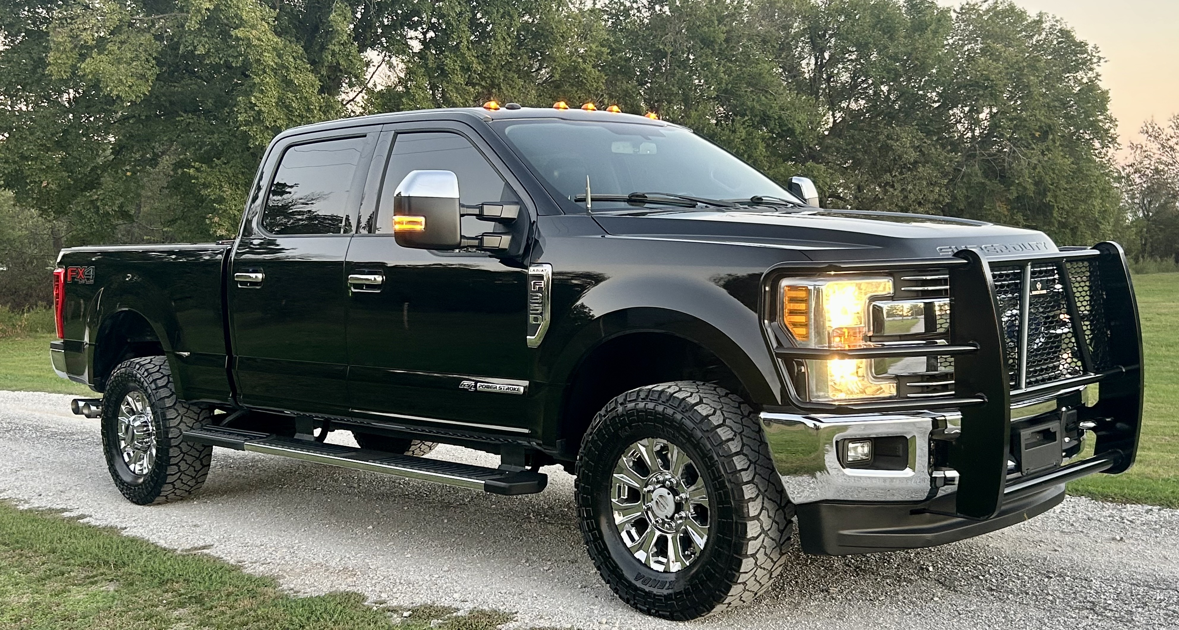 Used 2017 Ford F350 4x4 Crew Cab Super Duty image 11