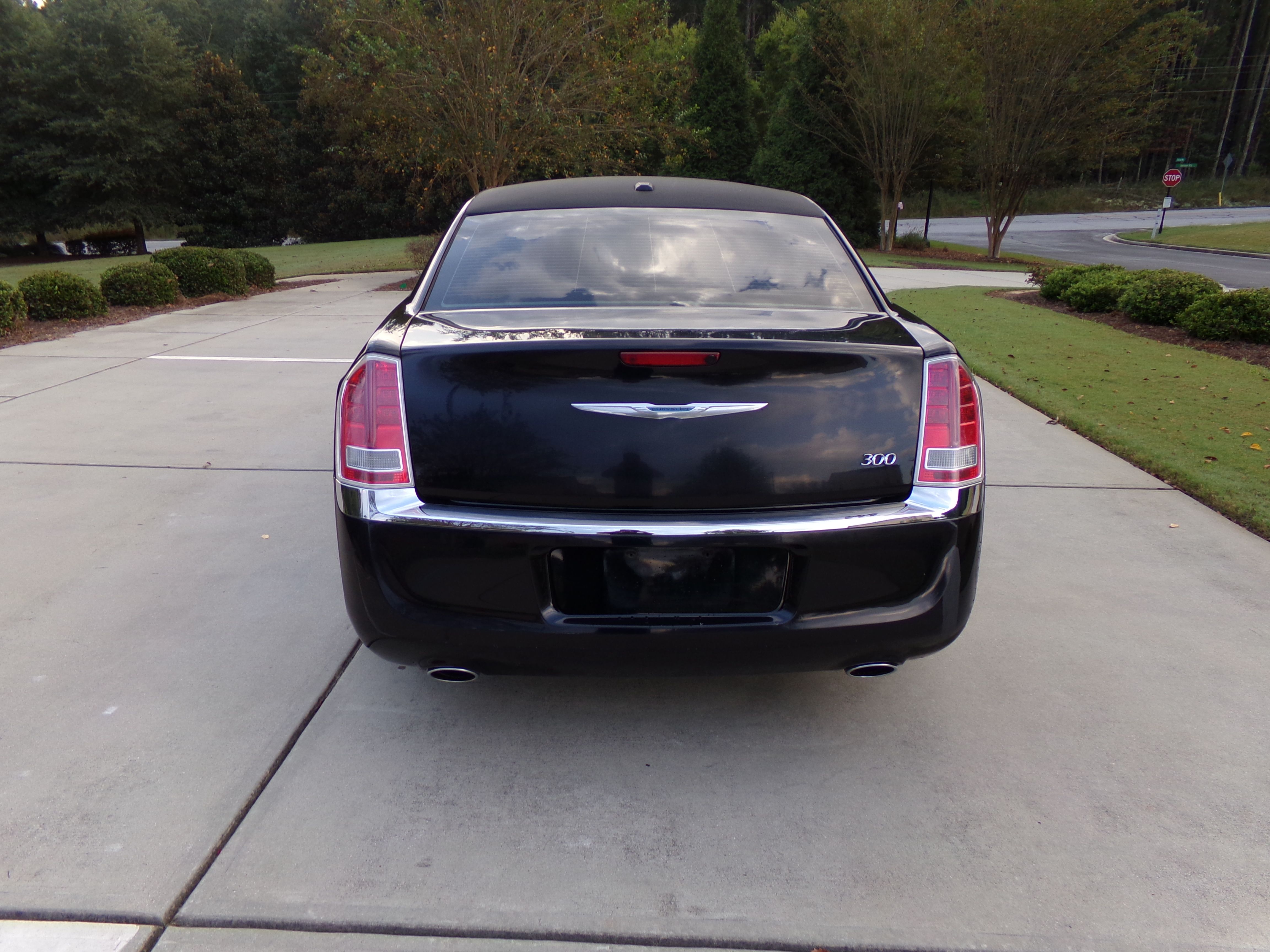 Used 2014 Chrysler 300 S RWD image 4