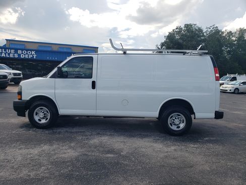 Used 2021 Chevrolet Express 2500 UNAVAIL RWD image 2
