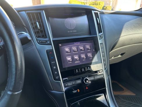 Used 2018 INFINITI Q60 3.0t Luxe image 12