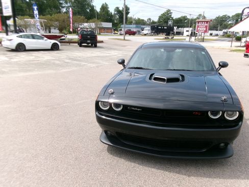 Used 2022 Dodge Challenger R/T Plus image 19