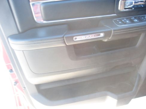 Used 2015 RAM 1500 Laramie image 8