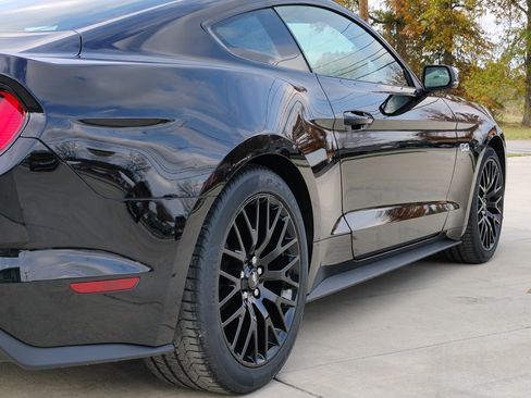 Used 2016 Ford Mustang GT Premium image 23